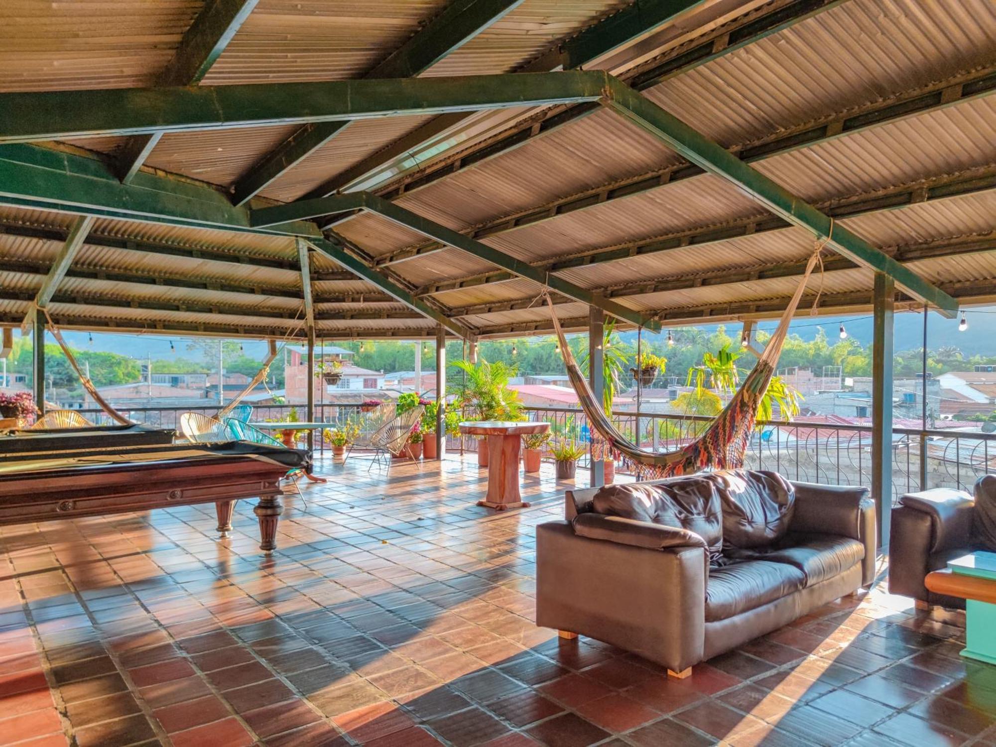 La Rosa Nautica Hostel غوادواس المظهر الخارجي الصورة