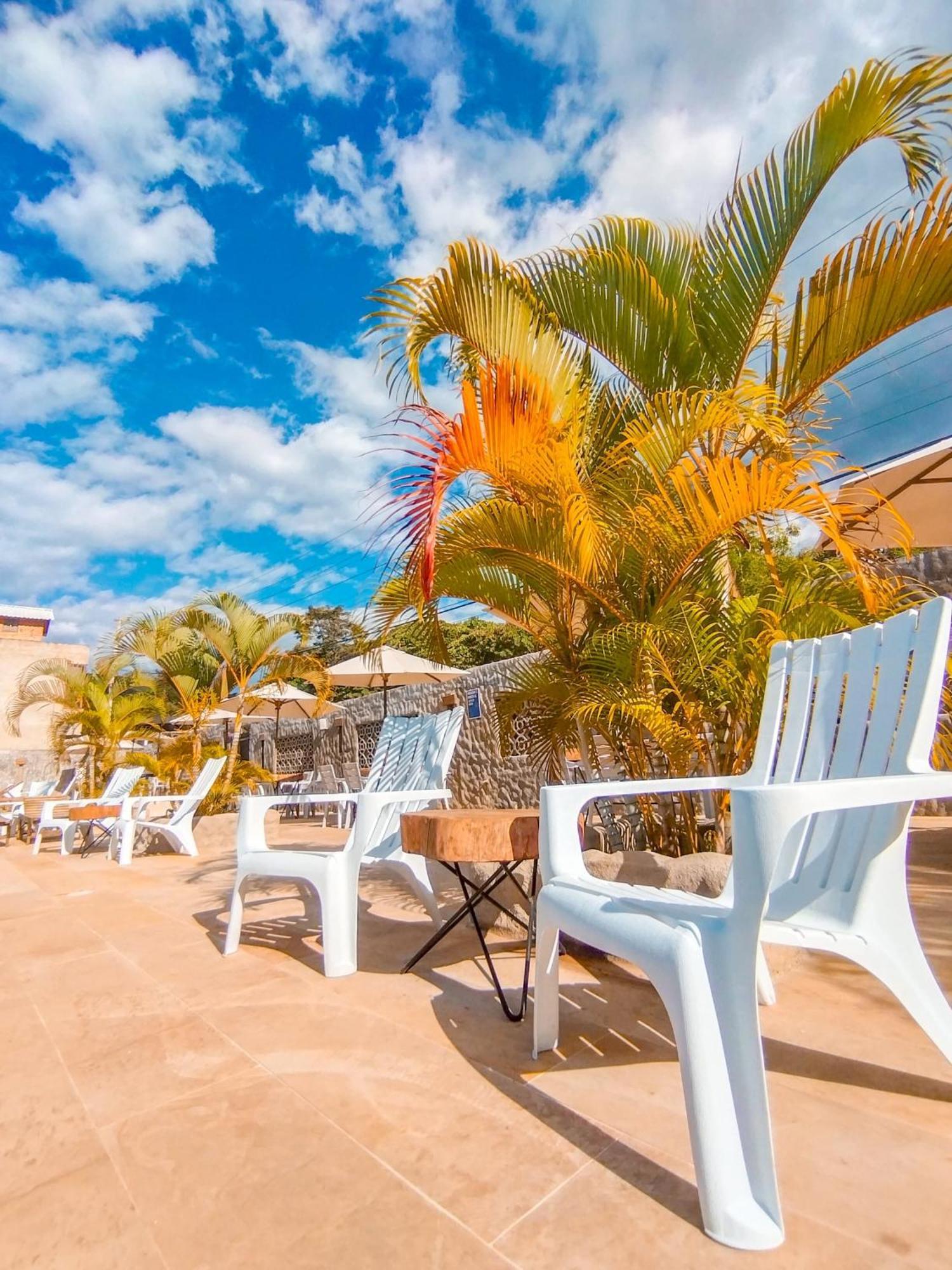 La Rosa Nautica Hostel غوادواس المظهر الخارجي الصورة