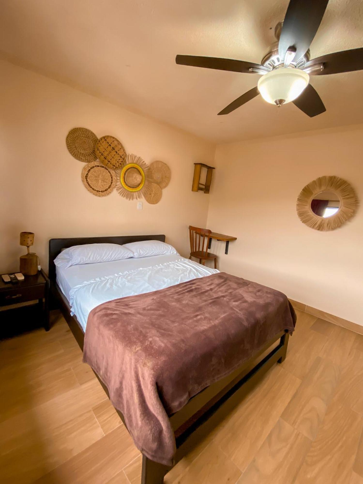 La Rosa Nautica Hostel غوادواس المظهر الخارجي الصورة