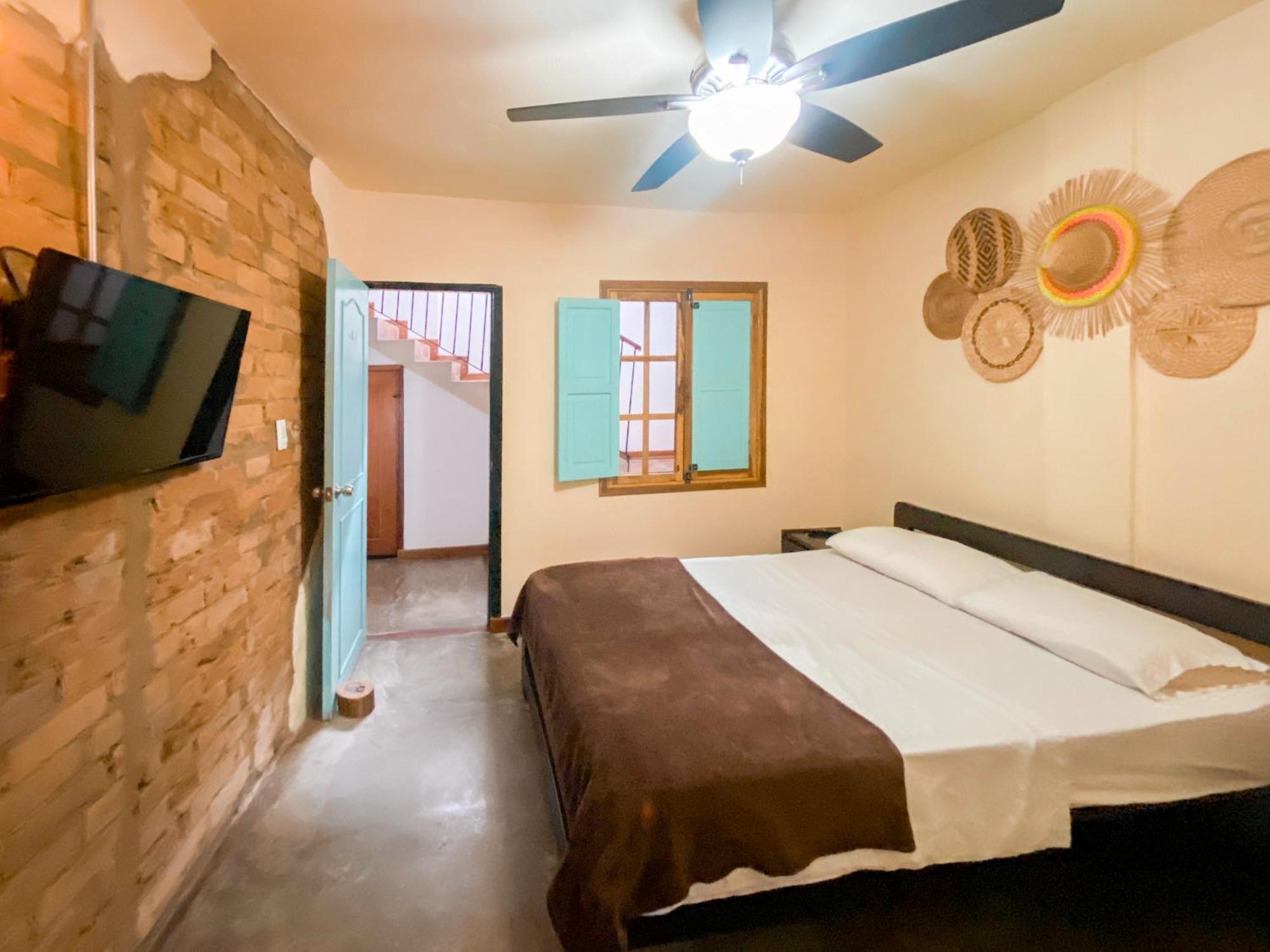 La Rosa Nautica Hostel غوادواس المظهر الخارجي الصورة