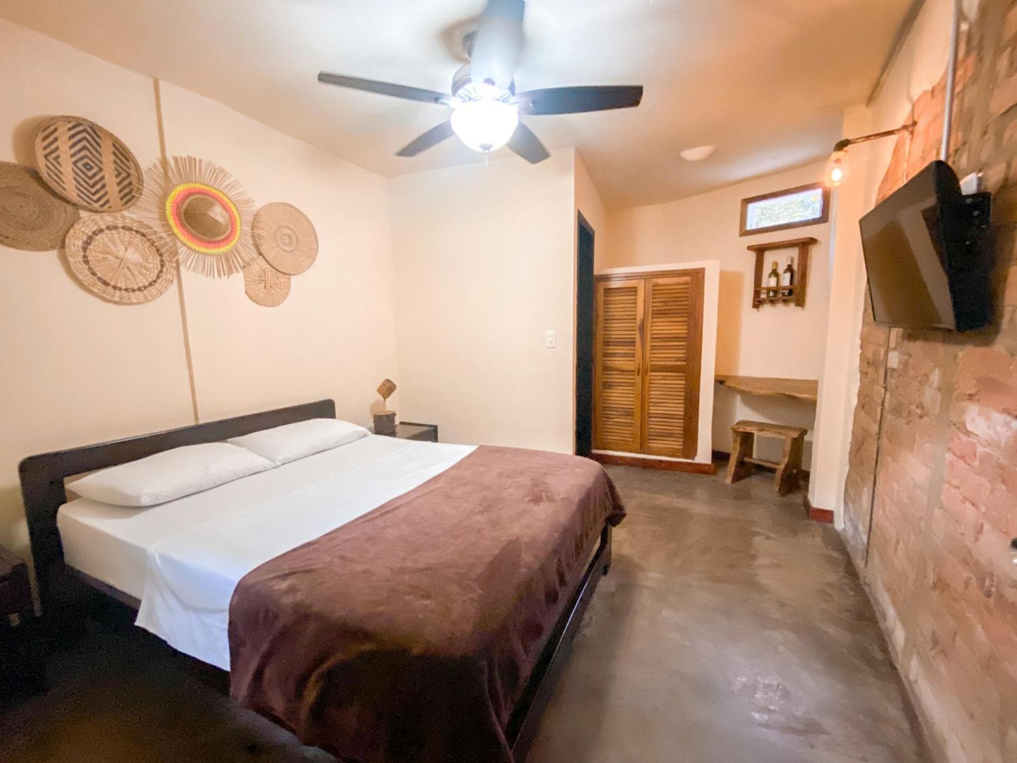 La Rosa Nautica Hostel غوادواس المظهر الخارجي الصورة