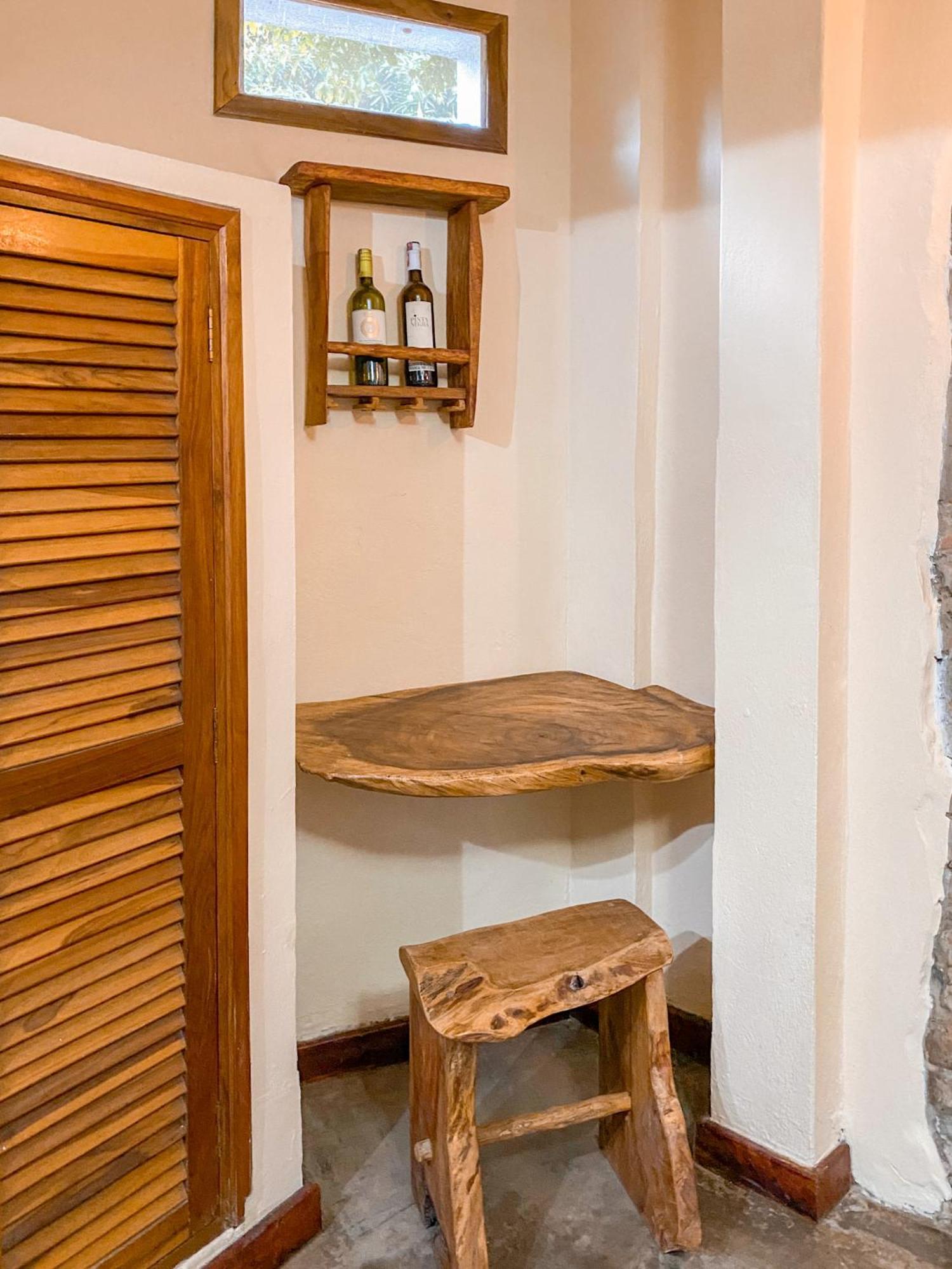 La Rosa Nautica Hostel غوادواس المظهر الخارجي الصورة