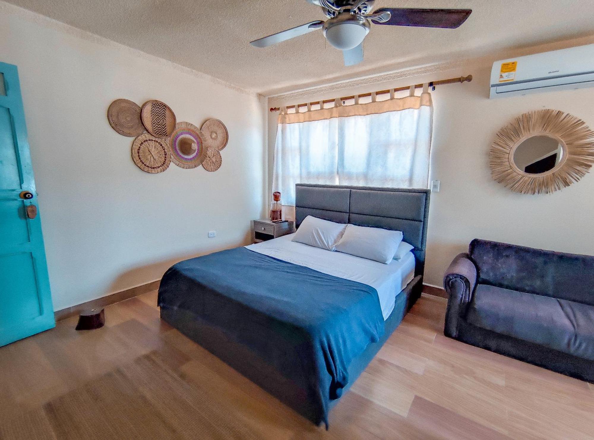 La Rosa Nautica Hostel غوادواس المظهر الخارجي الصورة