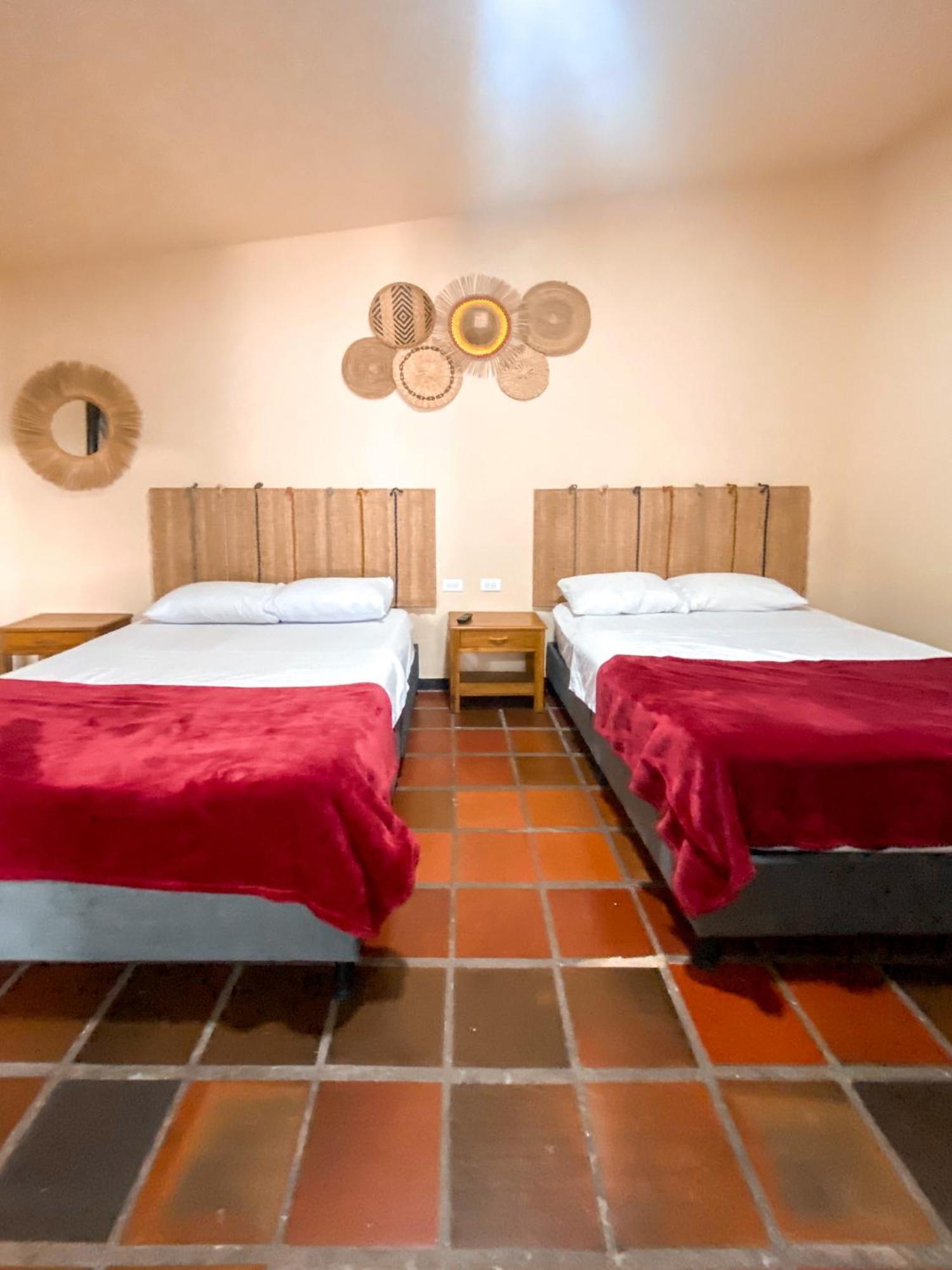 La Rosa Nautica Hostel غوادواس الغرفة الصورة